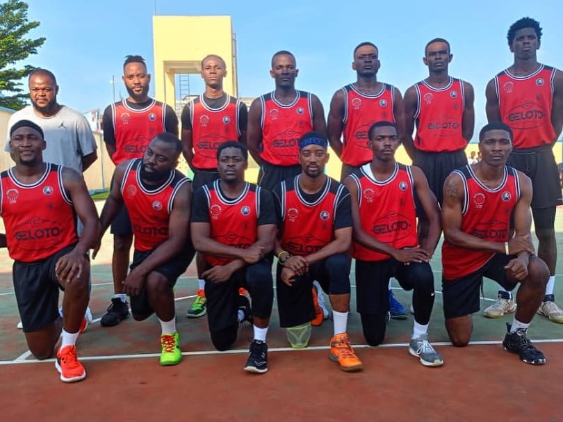 Fotografía oficial del equipo UKC